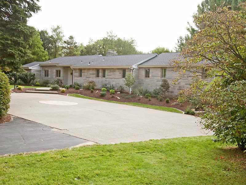 107 Hillcrest Road Fox Chapel, PA 15238 - Photo 1 of 25 Front