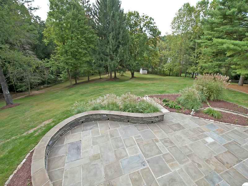 107 Hillcrest Road Fox Chapel, PA 15238 - Photo 22 of 25 View of the rear yard
