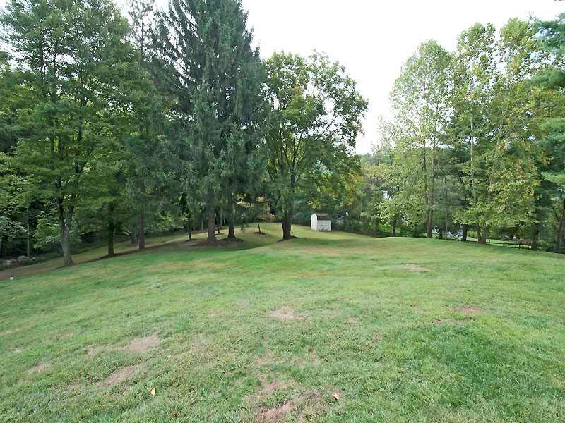 107 Hillcrest Road Fox Chapel, PA 15238 - Photo 23 of 25 View of the rear yard.