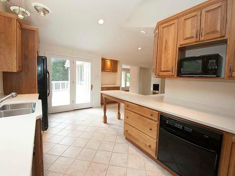 107 Hillcrest Road Fox Chapel, PA 15238 - Photo 10 of 25 Kitchen