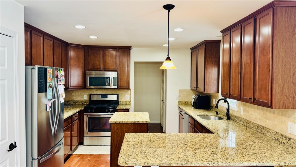 294 Hayden Rowe Street, Unit 294 Hopkinton, MA 01748 - Photo 5 of 24