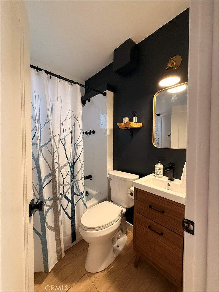 376 Riverside Avenue Sugarloaf, CA 92386 - Photo 18 of 24 Bathroom front