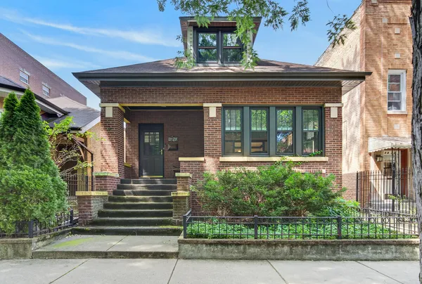 $4,900 | 4940 North Whipple Street, Chicago, IL 60625