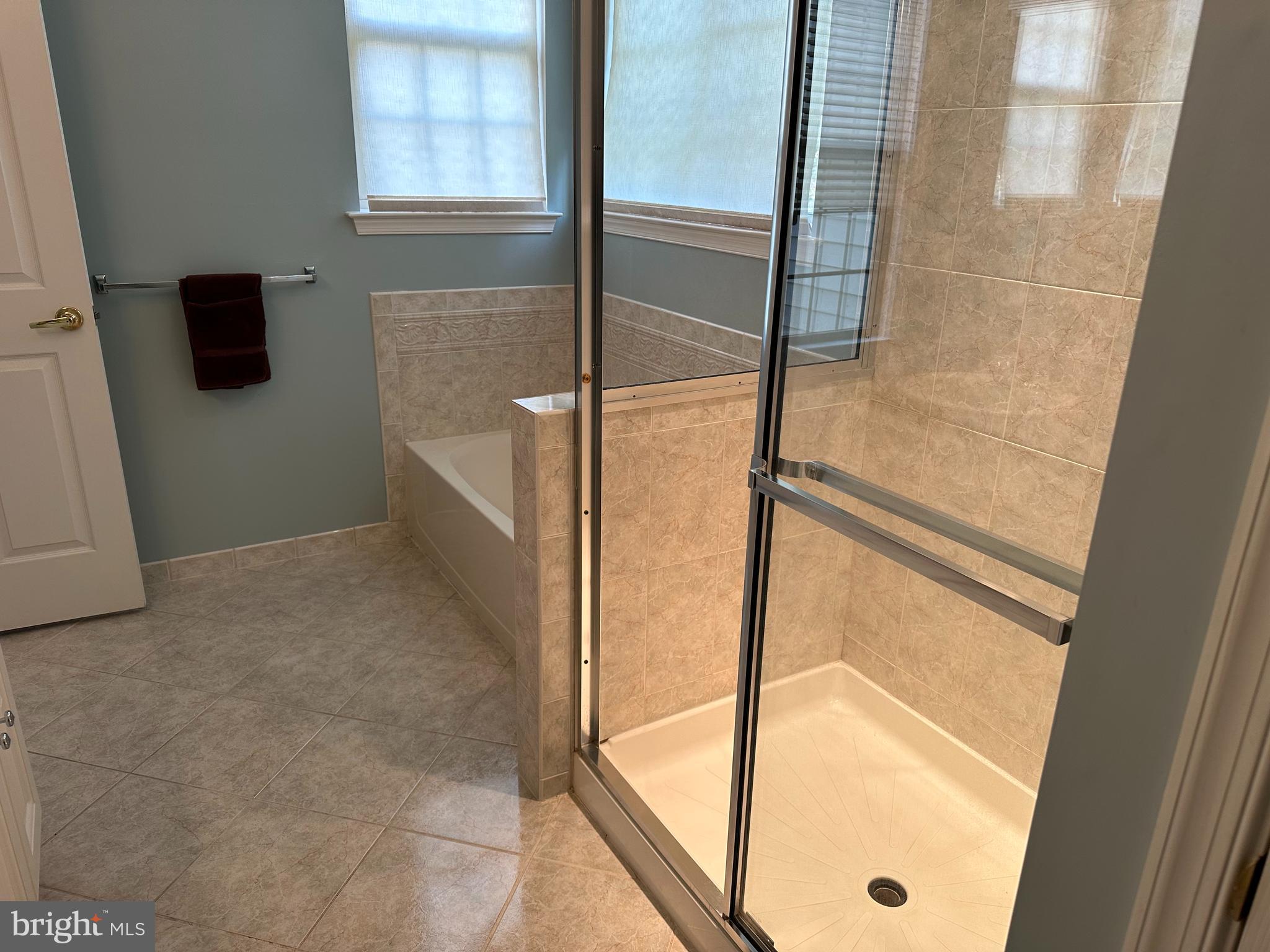 863 Nathaniel Trail Warminster, PA 18974 - Photo 20 of 36 Main Bathroom