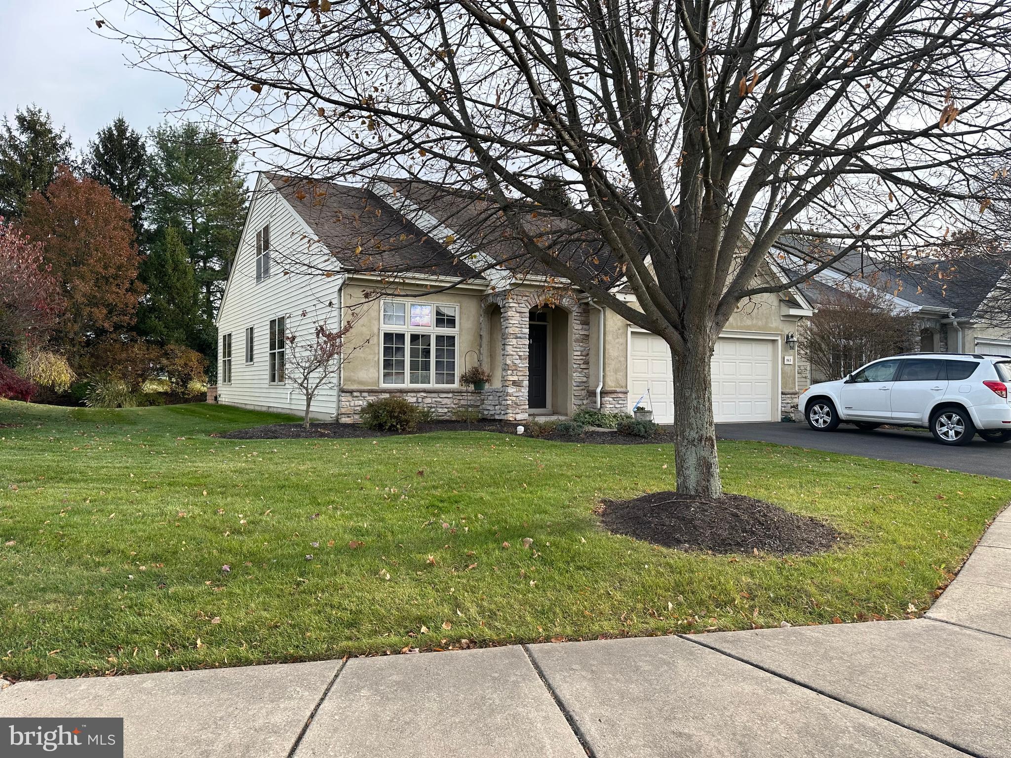 863 Nathaniel Trail Warminster, PA 18974 - Photo 3 of 36 Side Yard