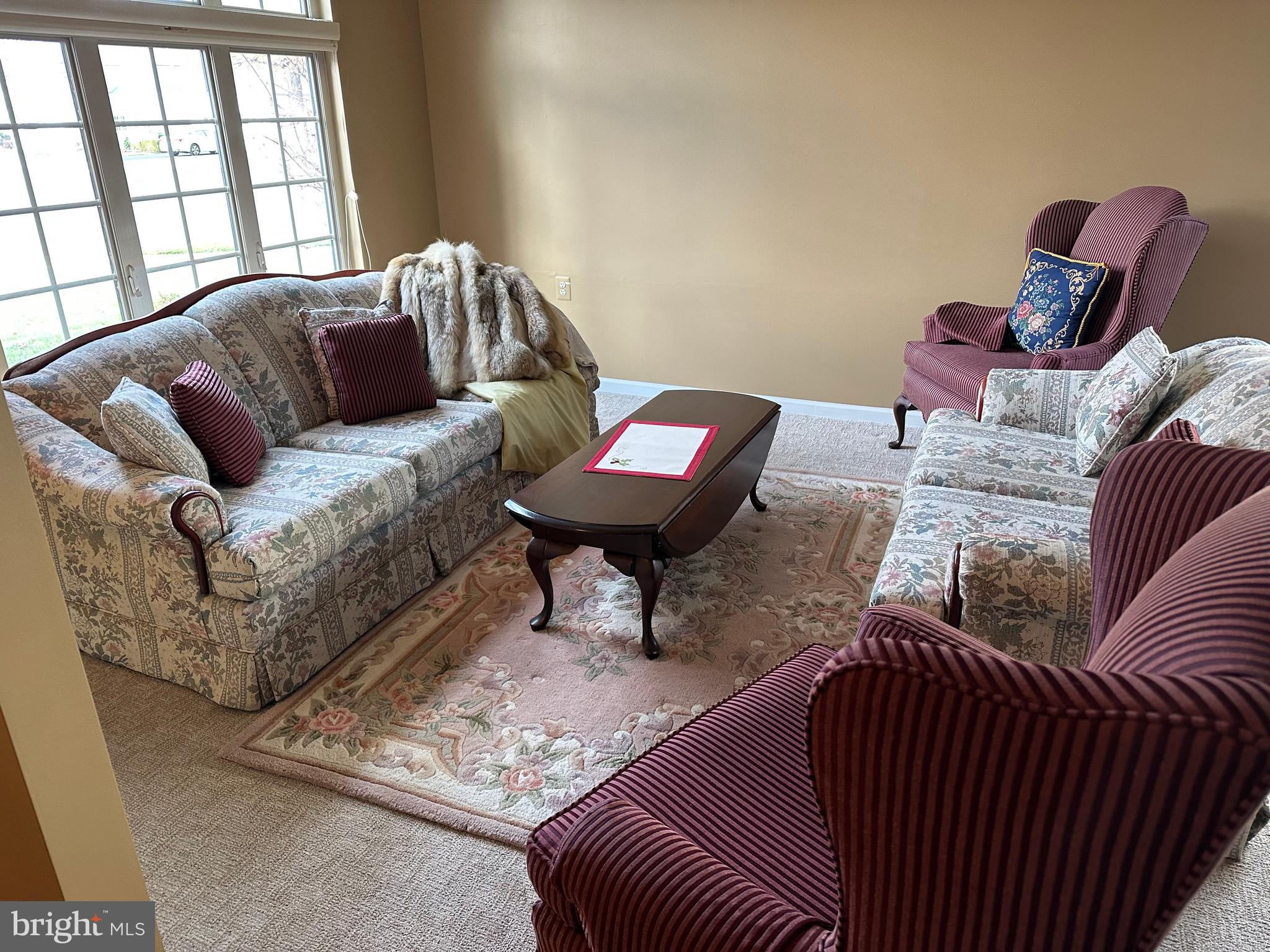 863 Nathaniel Trail Warminster, PA 18974 - Photo 5 of 36 Living Room