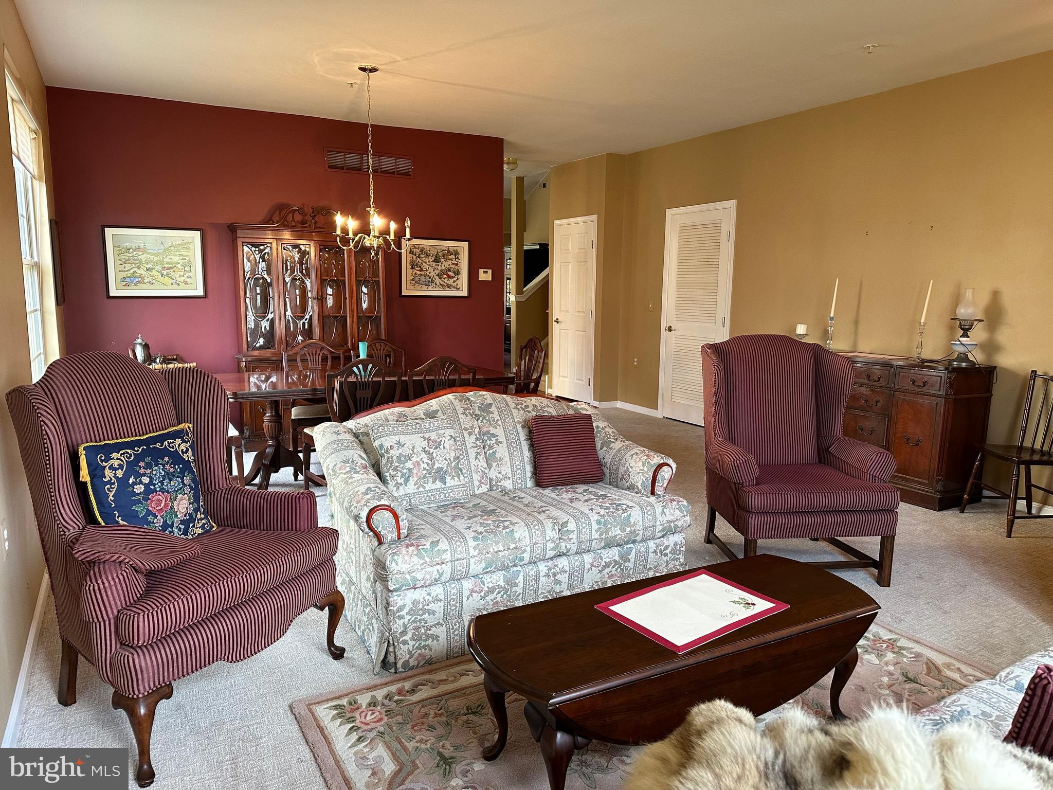 863 Nathaniel Trail Warminster, PA 18974 - Photo 6 of 36 Living Room