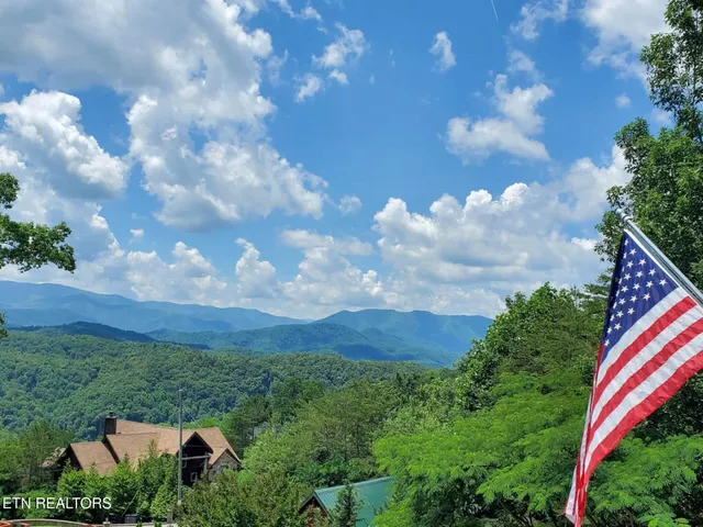 $995,000 | 210 Meghans Way, Townsend, TN 37882