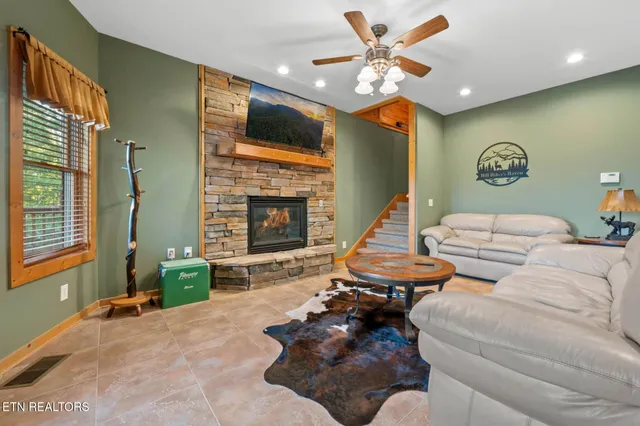 $995,000 | 210 Meghans Way, Townsend, TN 37882