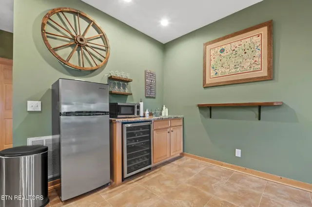 $995,000 | 210 Meghans Way, Townsend, TN 37882