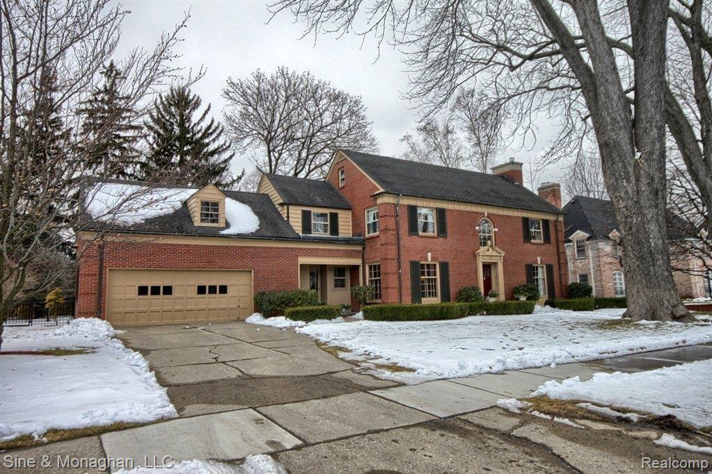 87 Moran Road Grosse Pointe, MI 48236 - Photo 1 of 25 Front.jpg
