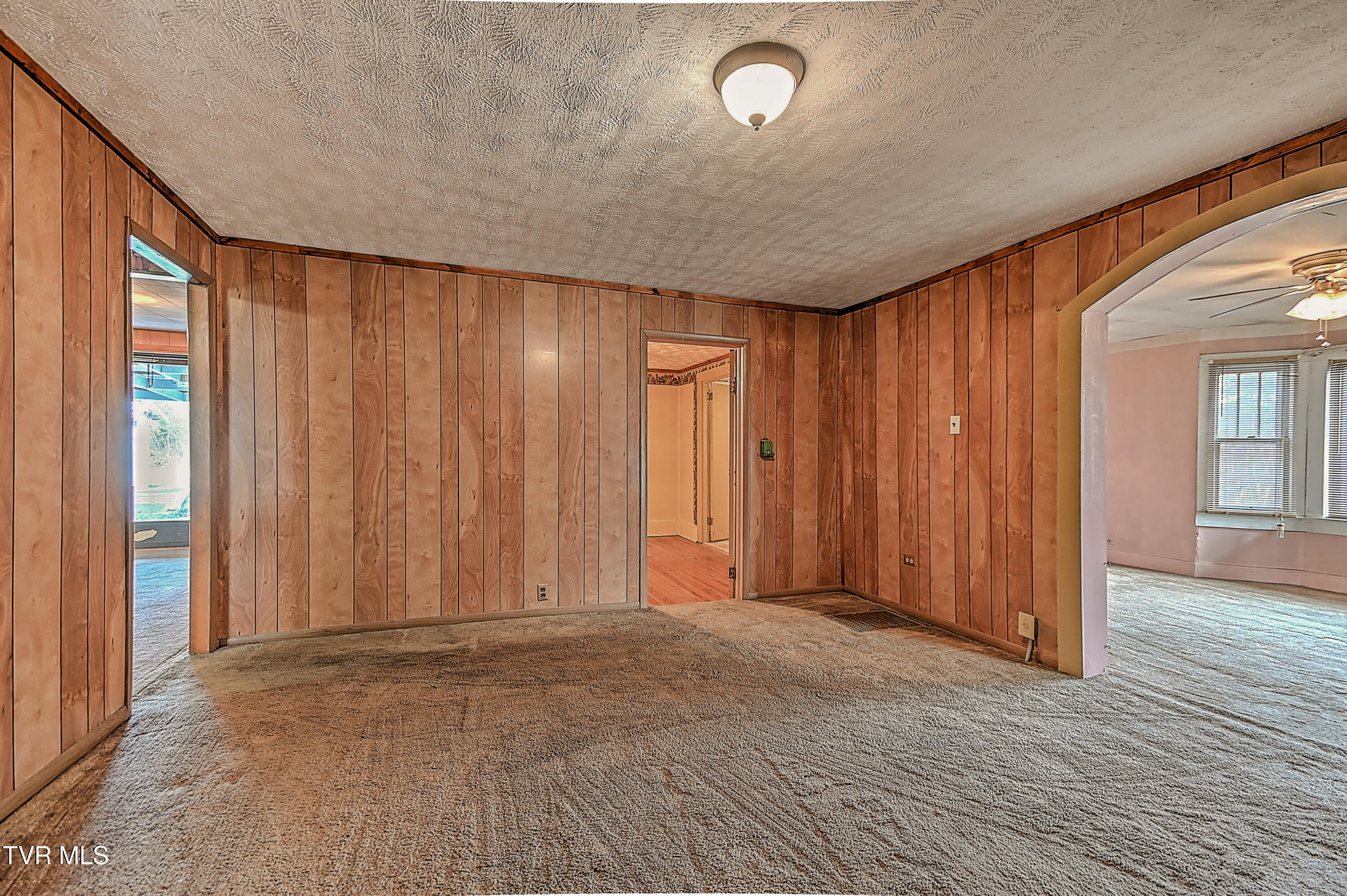 1308 South Eastman Road Kingsport, TN 37660 - Photo 15 of 34 1308 E Eastman Rd DP-16