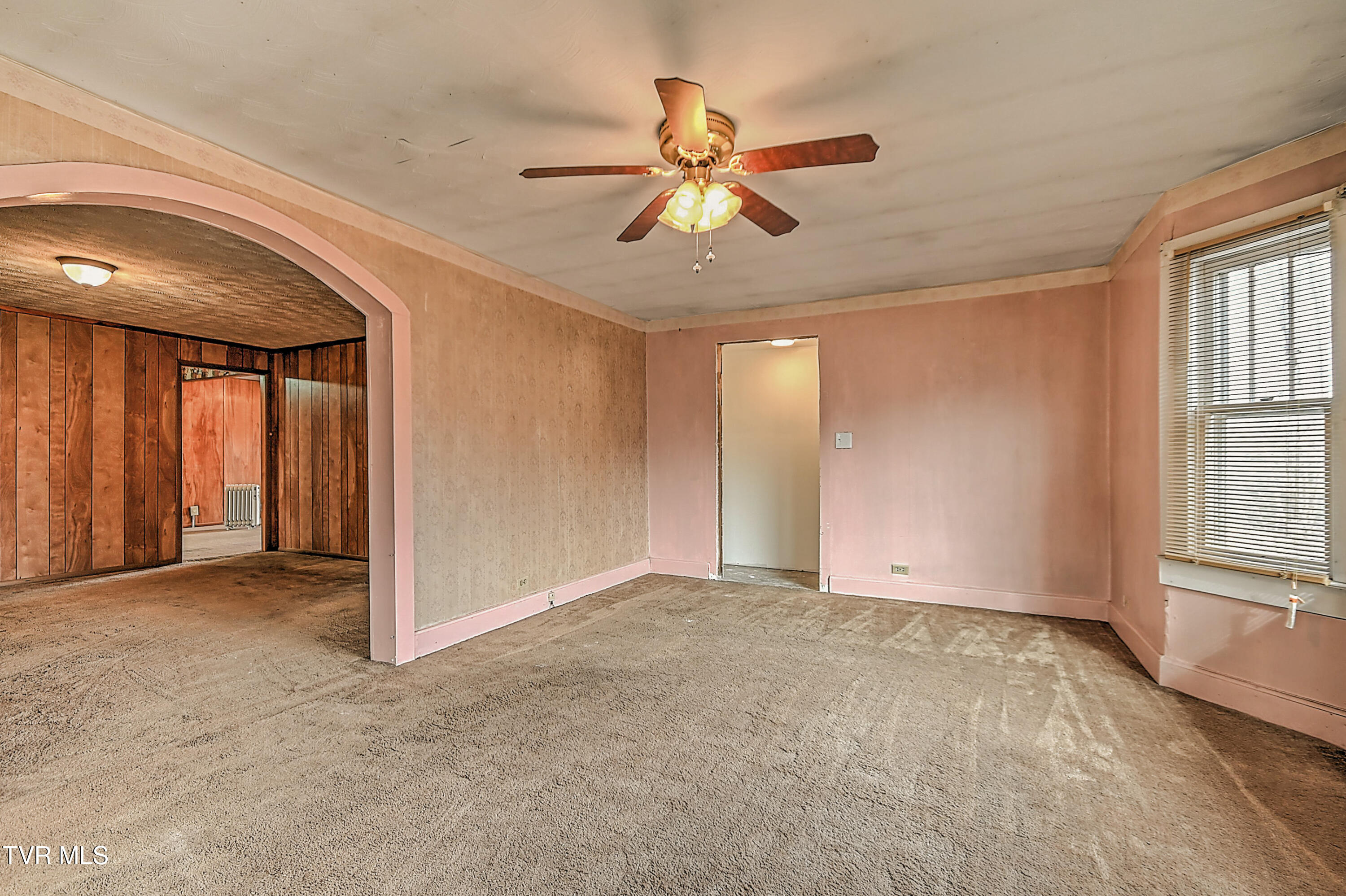 1308 South Eastman Road Kingsport, TN 37660 - Photo 18 of 34 1308 E Eastman Rd DP-19