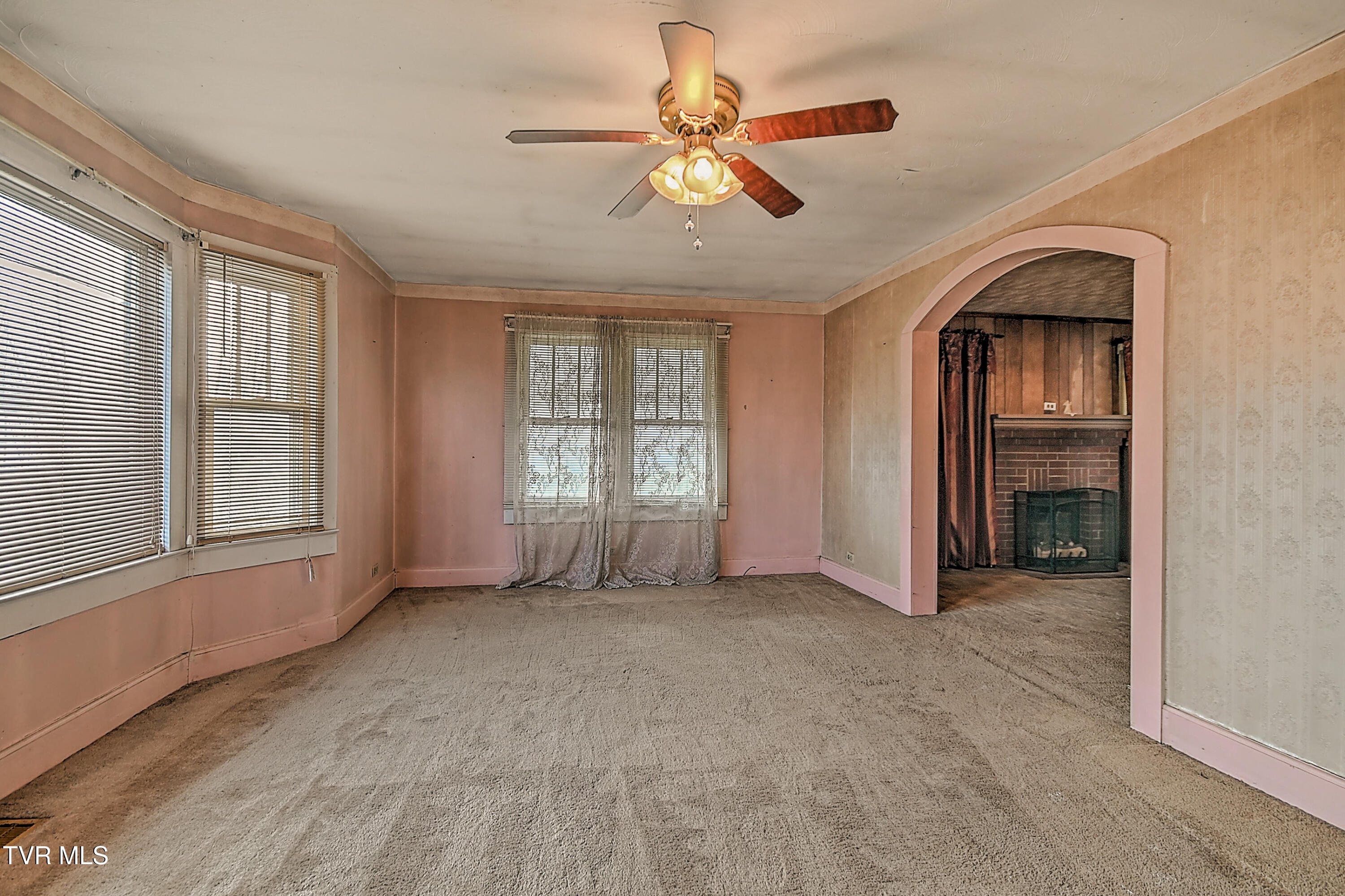 1308 South Eastman Road Kingsport, TN 37660 - Photo 19 of 34 1308 E Eastman Rd DP-20