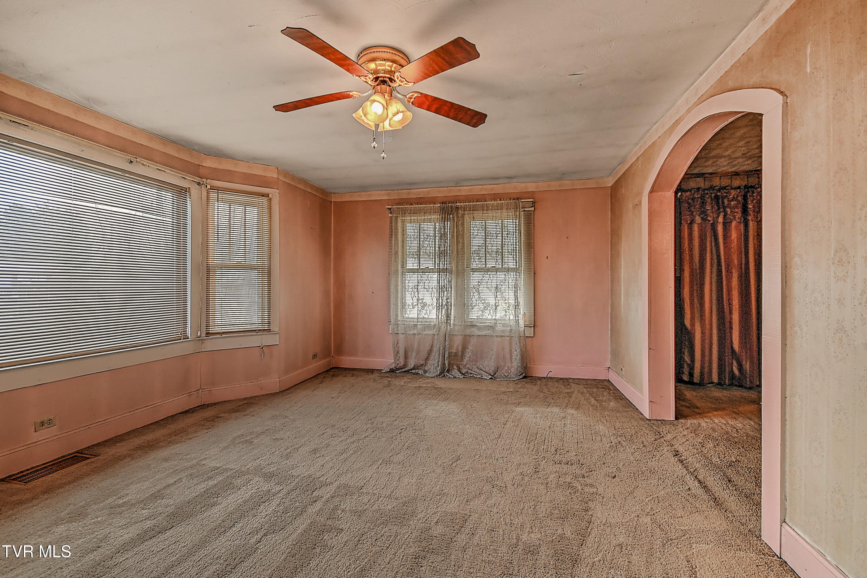 1308 South Eastman Road Kingsport, TN 37660 - Photo 20 of 34 1308 E Eastman Rd DP-21