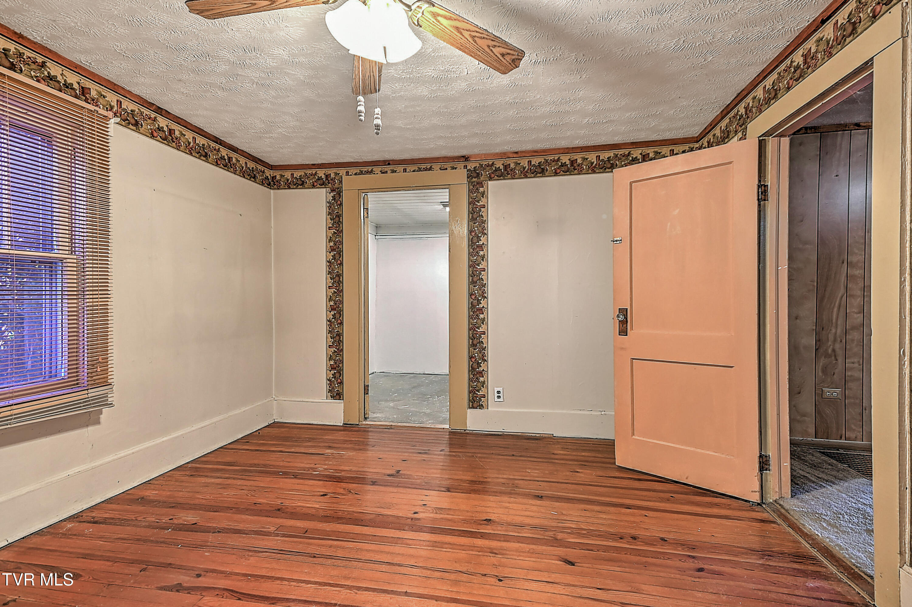 1308 South Eastman Road Kingsport, TN 37660 - Photo 22 of 34 1308 E Eastman Rd DP-23