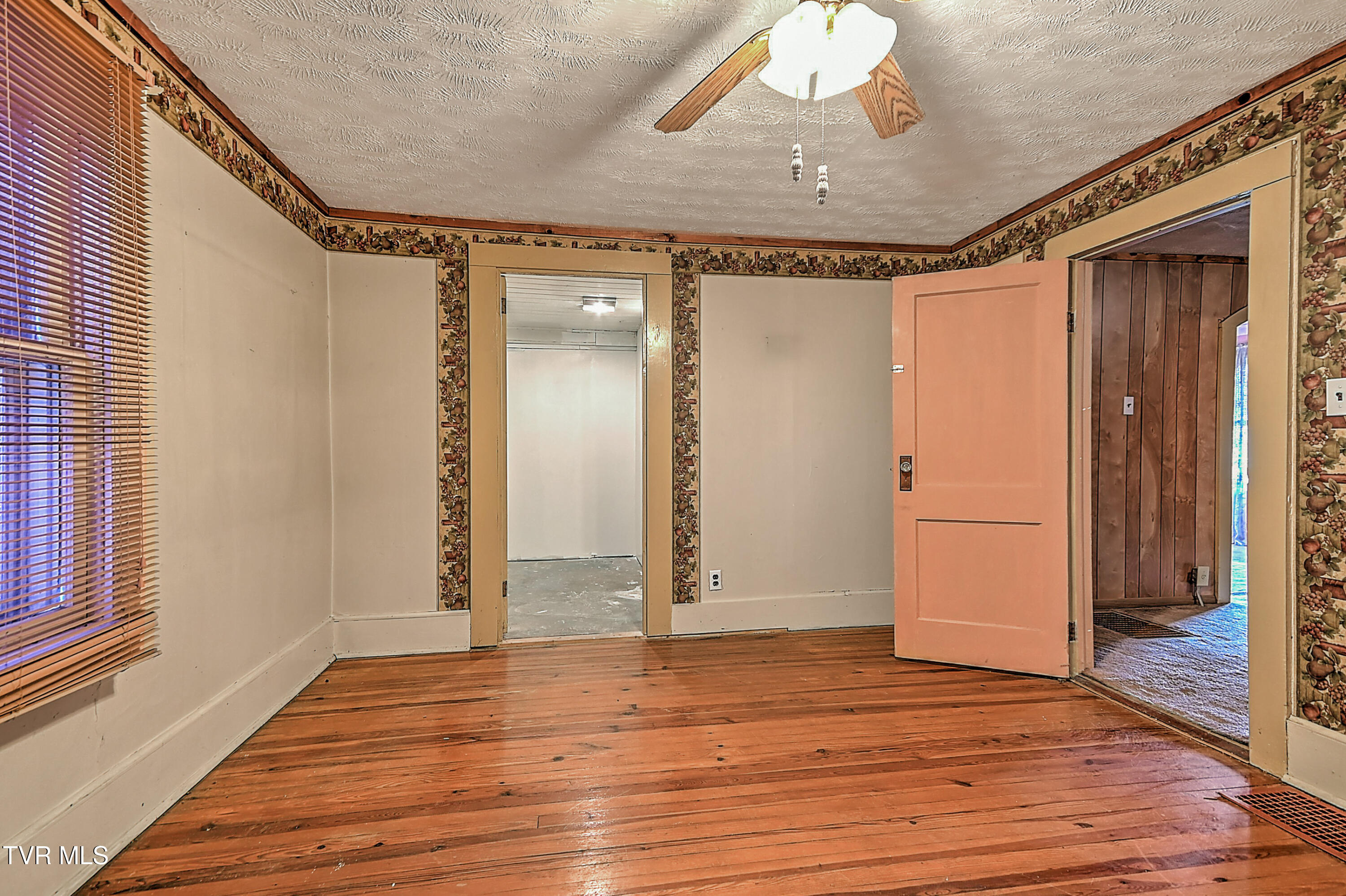 1308 South Eastman Road Kingsport, TN 37660 - Photo 23 of 34 1308 E Eastman Rd DP-24