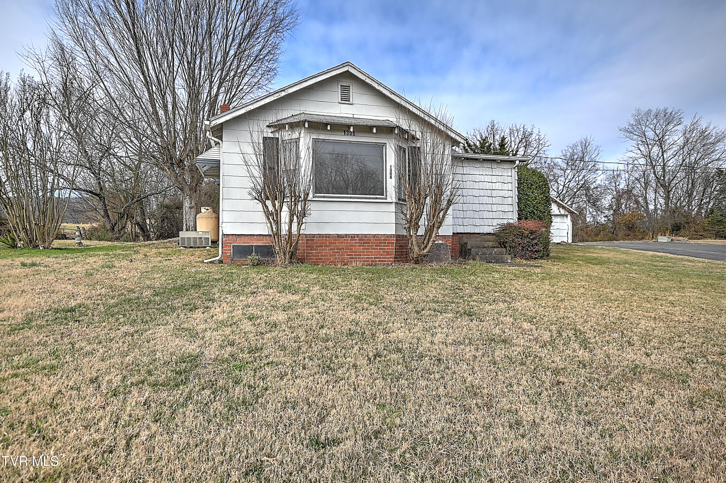 1308 South Eastman Road Kingsport, TN 37660 - Photo 30 of 34 1308 E Eastman Rd DP-31