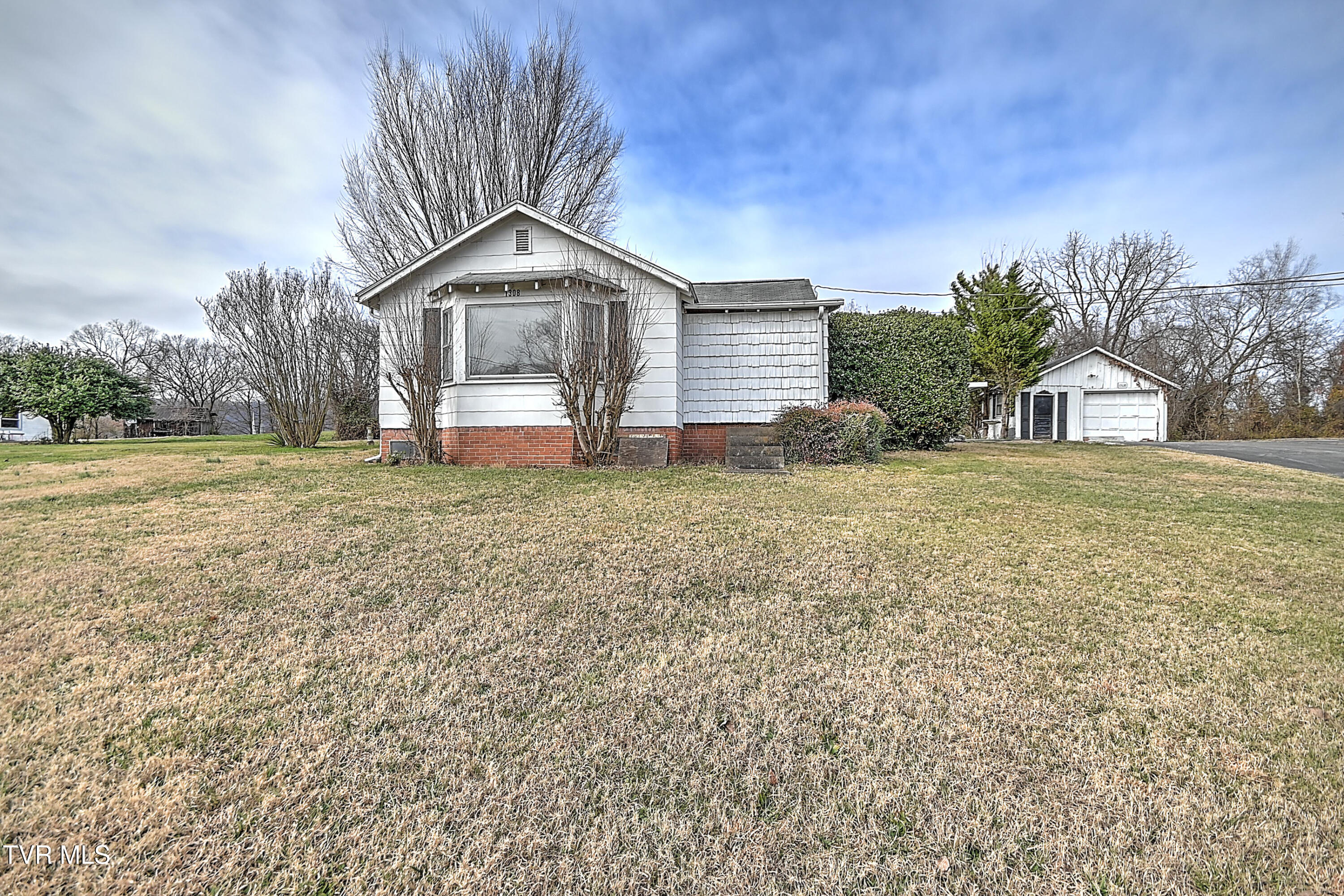 1308 South Eastman Road Kingsport, TN 37660 - Photo 31 of 34 1308 E Eastman Rd DP-32