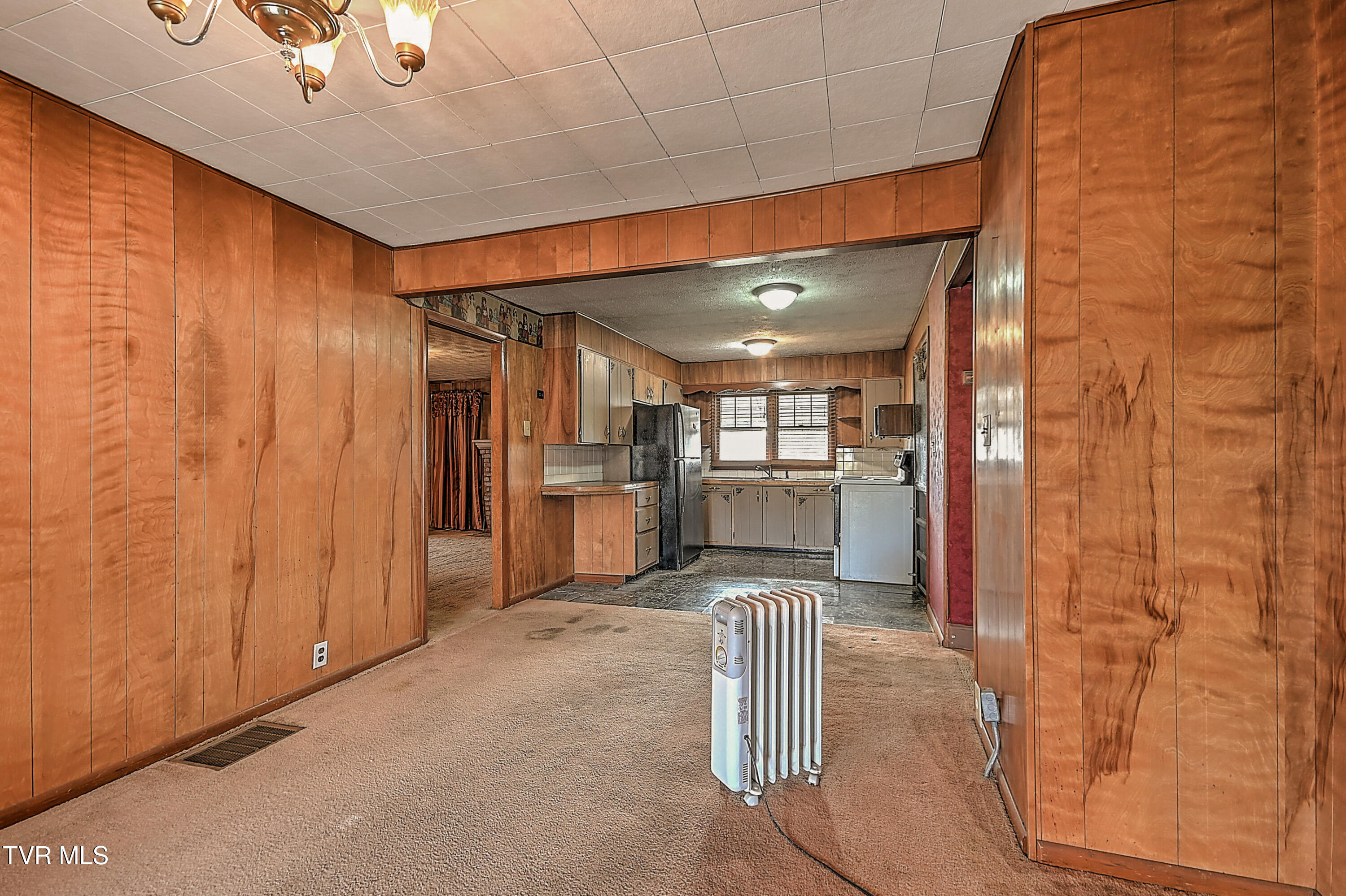 1308 South Eastman Road Kingsport, TN 37660 - Photo 4 of 34 1308 E Eastman Rd DP-5