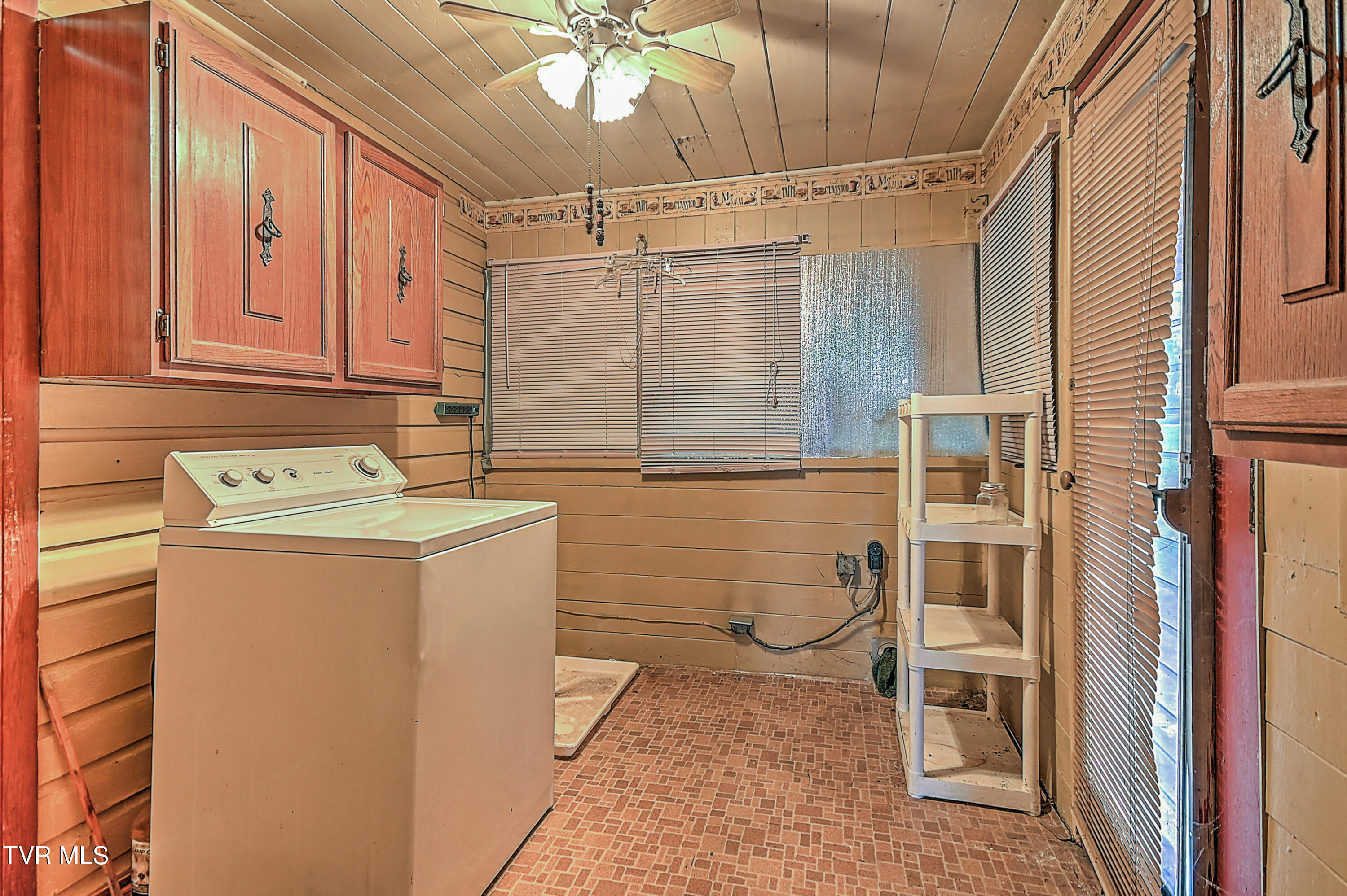 1308 South Eastman Road Kingsport, TN 37660 - Photo 8 of 34 1308 E Eastman Rd DP-9