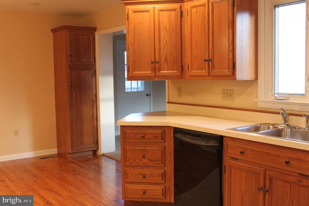422 Revere Road Lancaster, PA 17601 - Photo 3 of 34 Gallery Image 3