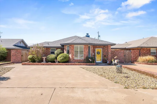 $195,000 | 710 Poplar Street, Levelland, TX 79336