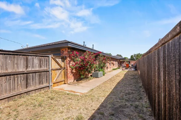 $195,000 | 710 Poplar Street, Levelland, TX 79336