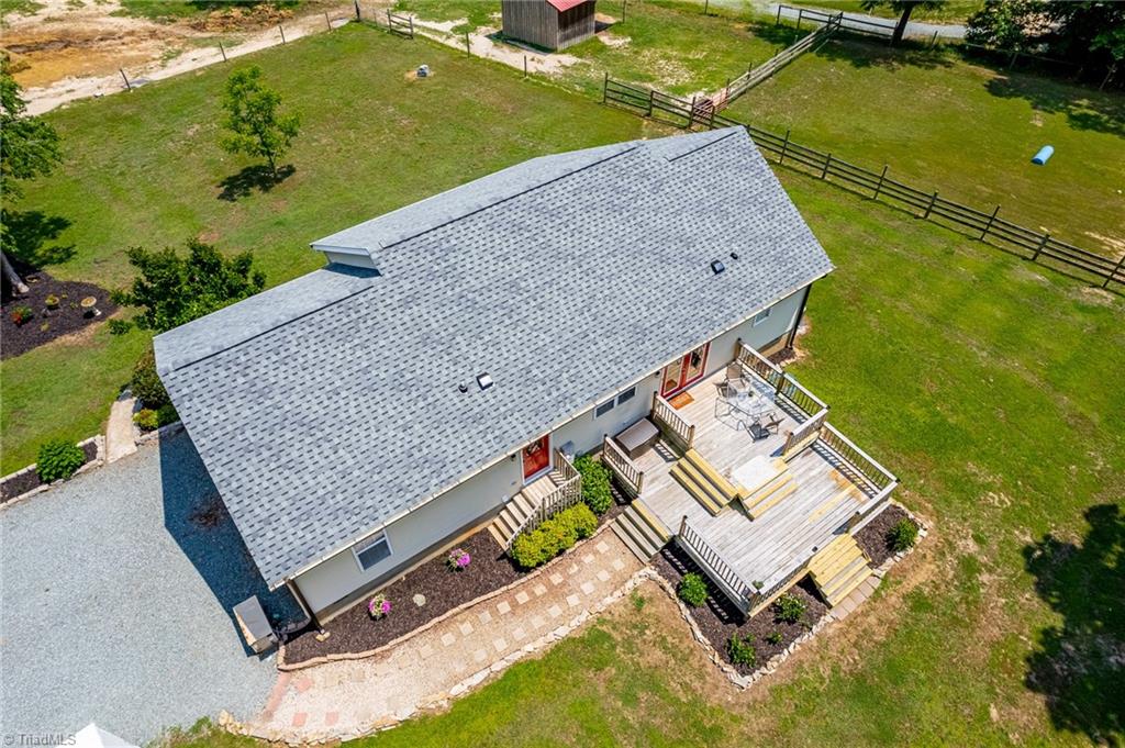 6484 Alamance County Line Road Liberty, NC 27298 - Photo 5 of 50 Gallery Image 5