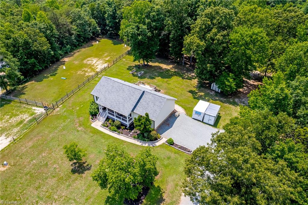 6484 Alamance County Line Road Liberty, NC 27298 - Photo 7 of 50 Gallery Image 7