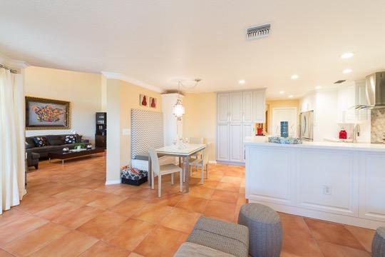 5218 Windsor Parke Drive, Unit 12 Boca Raton, FL 33496 - Photo 2 of 20 Kichen Dining