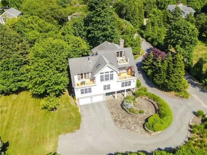 $1,995,000 | 30 Bonnet View Drive, Jamestown, RI 02835