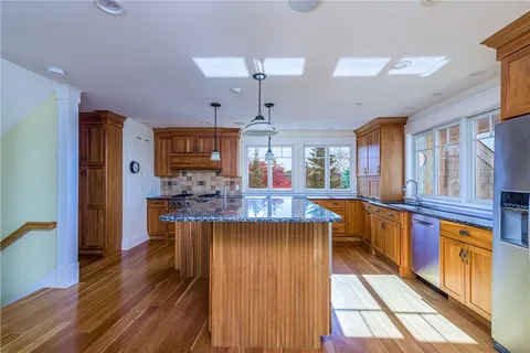 $1,995,000 | 30 Bonnet View Drive, Jamestown, RI 02835