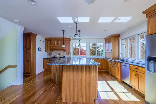 $1,995,000 | 30 Bonnet View Drive, Jamestown, RI 02835