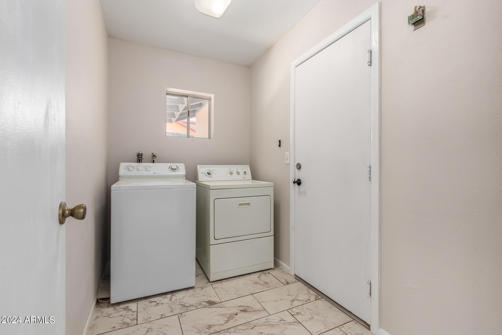1463 East Carson Road Phoenix, AZ 85042 - Photo 18 of 22 33 - Carson 1463