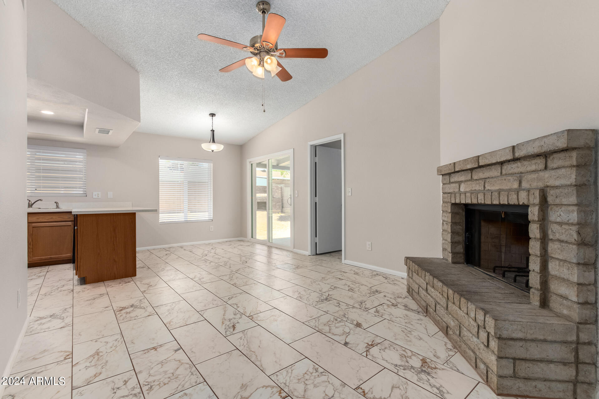 1463 East Carson Road Phoenix, AZ 85042 - Photo 5 of 22 11 - Carson 1463