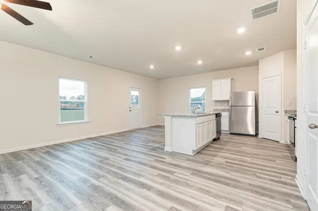 $392,900 | 391 Sunfish Circle, Hoschton, GA 30548