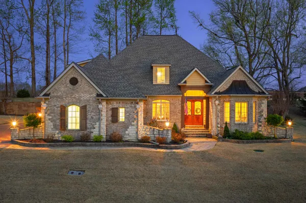 $564,900 | 104 Lochmeade Drive, Atoka, TN 38004