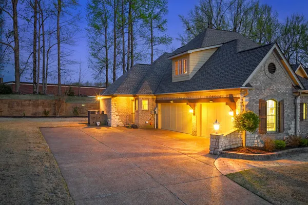 $550,000 | 104 Lochmeade Drive, Atoka, TN 38004
