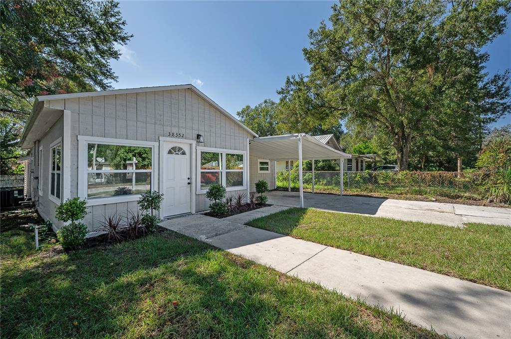 38352 Corey Street Zephyrhills, FL 33542 - Photo 2 of 38