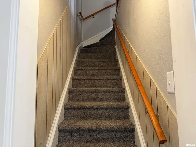 $115,000 | 2104 Pershing Boulevard, Clinton, IA 52732