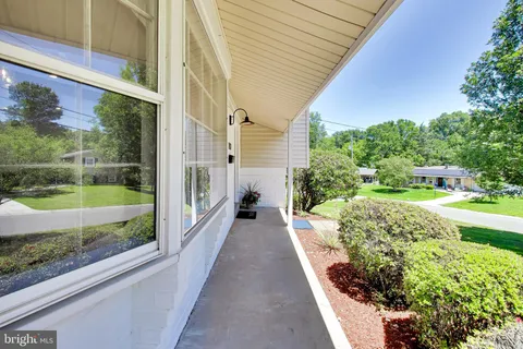 $1,095,000 | 11832 Enid Drive, Potomac, MD 20854