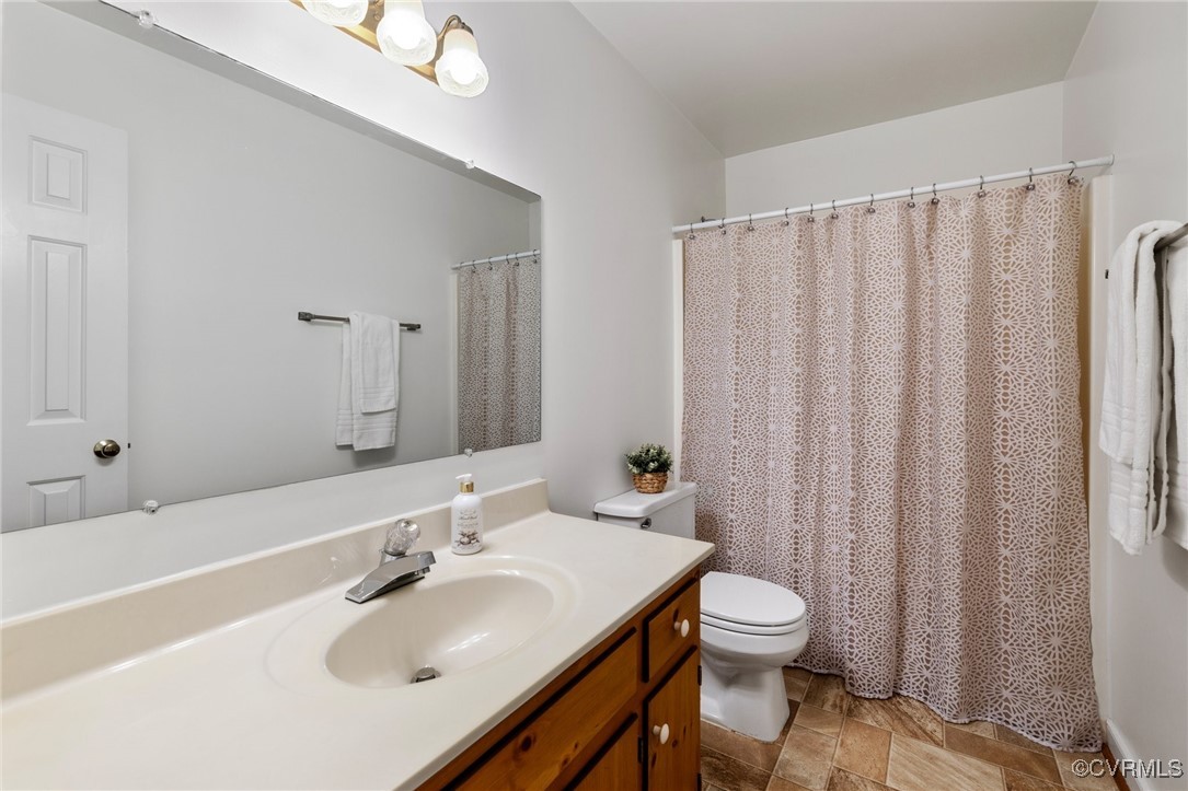 3272 Sherwood Ridge Way Powhatan, VA 23139 - Photo 25 of 35 Hall Bathroom