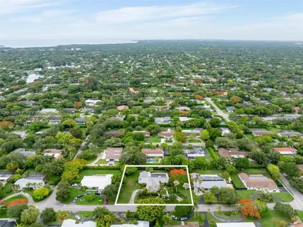 $1,750,000 | 7350 Southwest 129th Street, Pinecrest, FL 33156