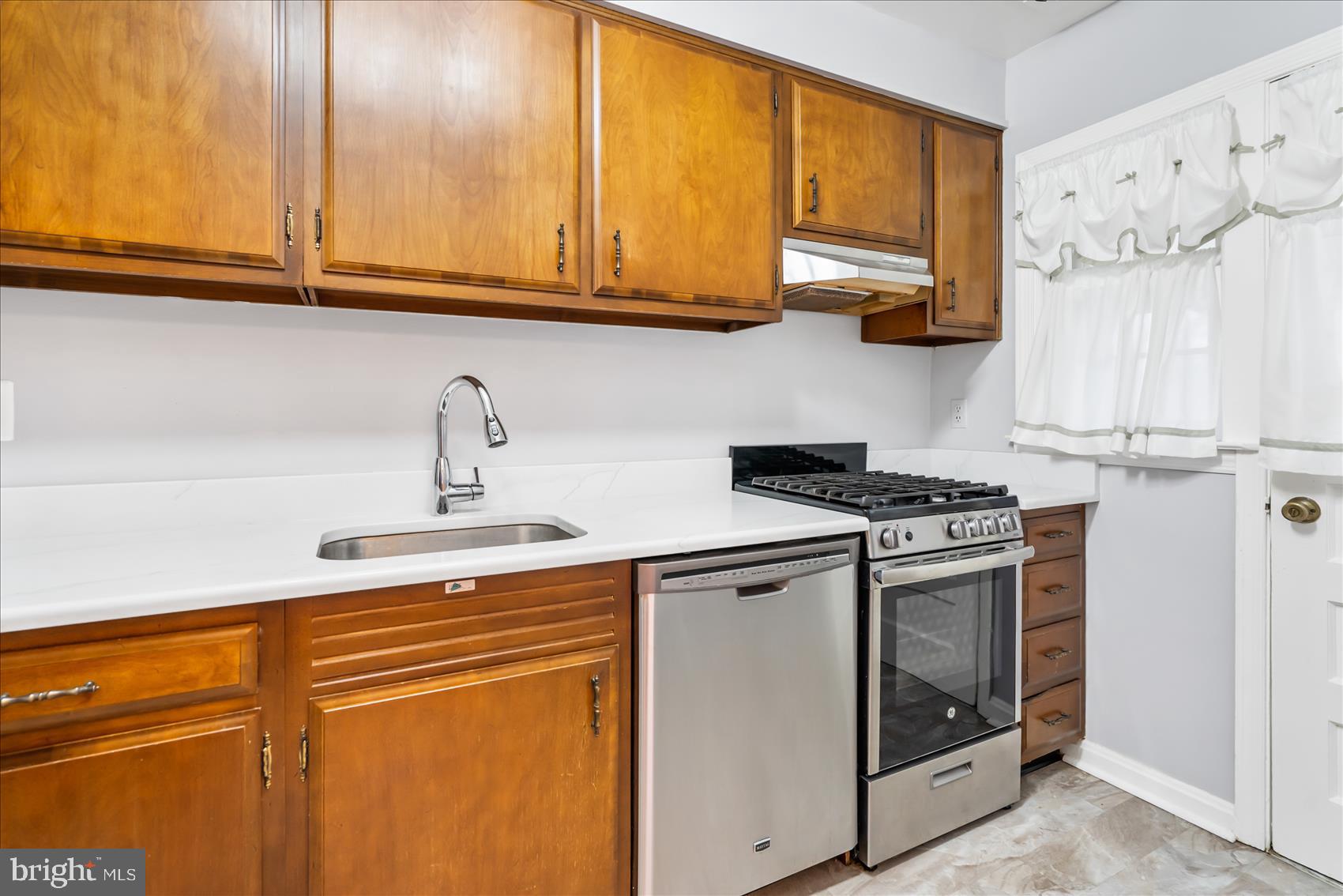 3803 Midheights Road Baltimore, MD 21215 - Photo 6 of 21 Gallery Image 6