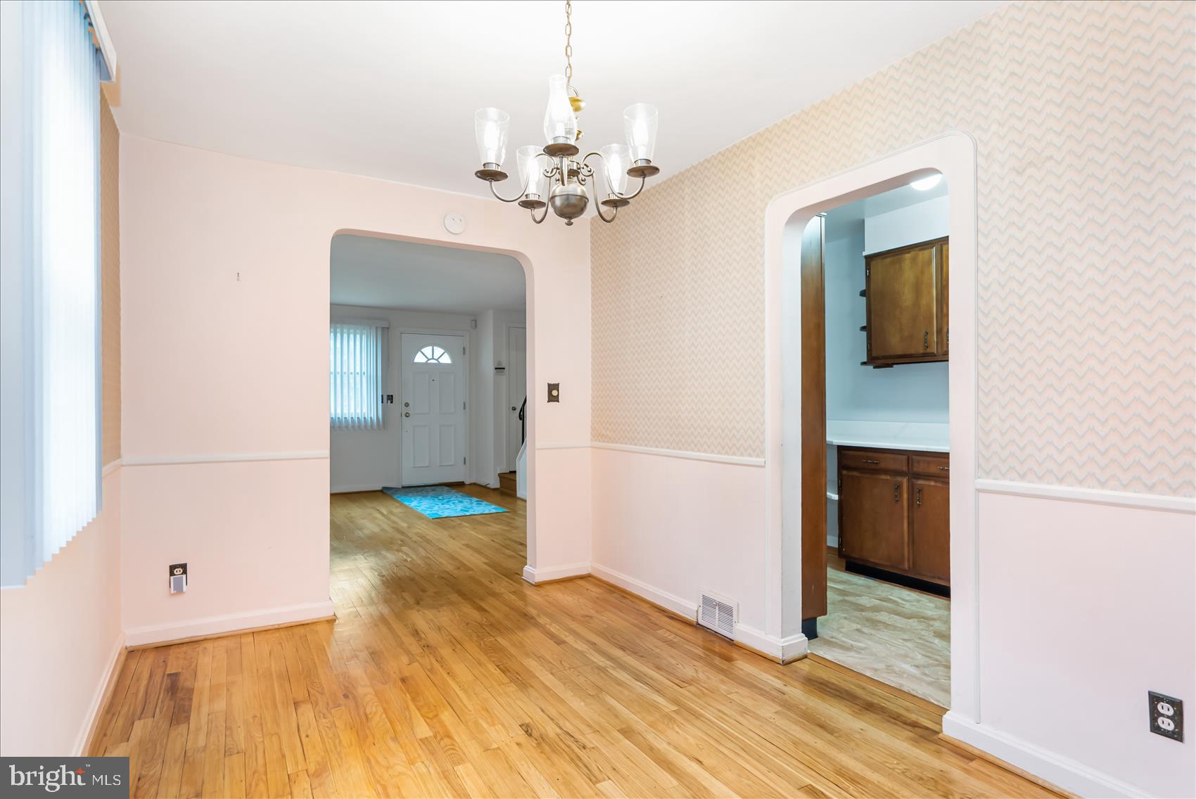 3803 Midheights Road Baltimore, MD 21215 - Photo 10 of 21 Gallery Image 10