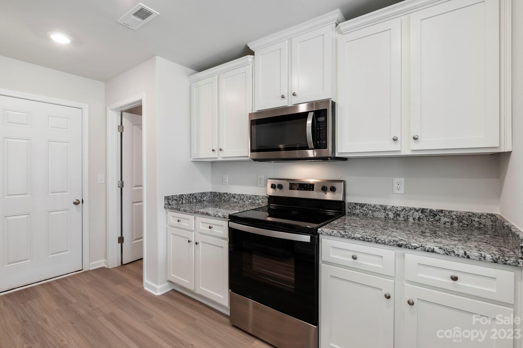 1613 Nia Road Charlotte, NC 28215 - Photo 8 of 17 Gallery Image 8