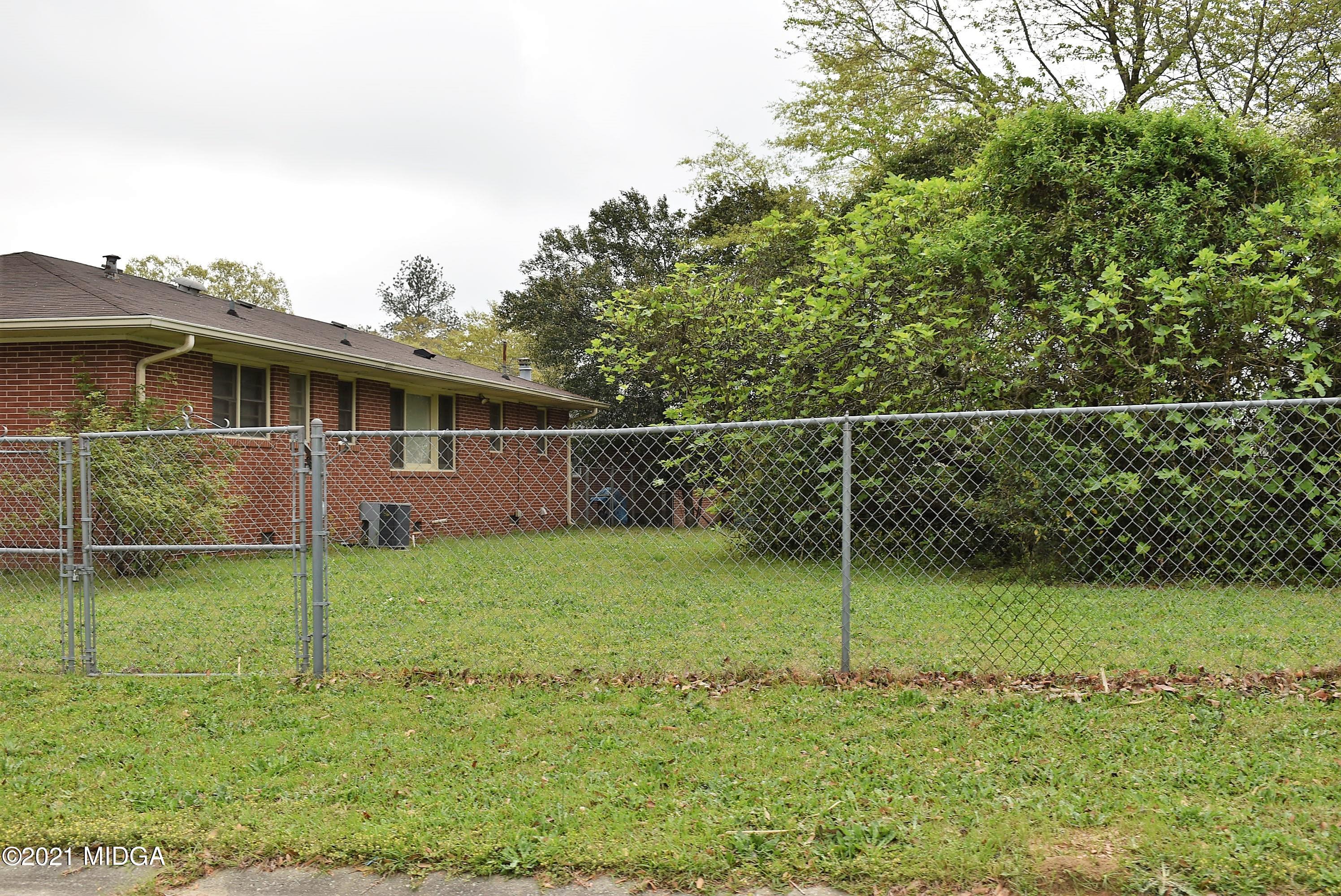 2154 Robinhood Road Macon, GA 31206 - Photo 2 of 3 back