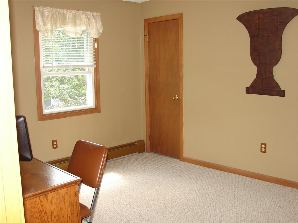 25 Ridgewood Road Cranston, RI 02921 - Photo 20 of 25 Gallery Image 20