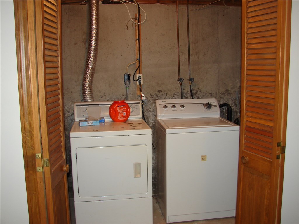 25 Ridgewood Road Cranston, RI 02921 - Photo 24 of 25 Gallery Image 24